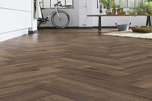 laminatas forma eglutė namams