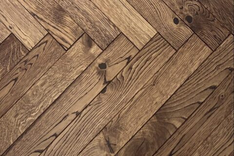 herringbone eglutė parketas parketlentė ruda