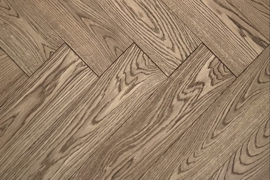 3436 eglutė herringbone parketlentės rusva